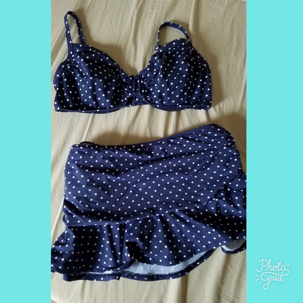 Retro looking polka dot 2 pc bikini sz 12